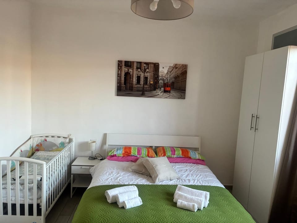 Bed, Photo of the whole room, Bedroom, cot, towels