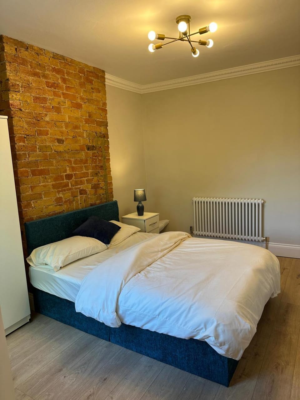 Stylish Four-Bed Haven Near Greenwich House in London
