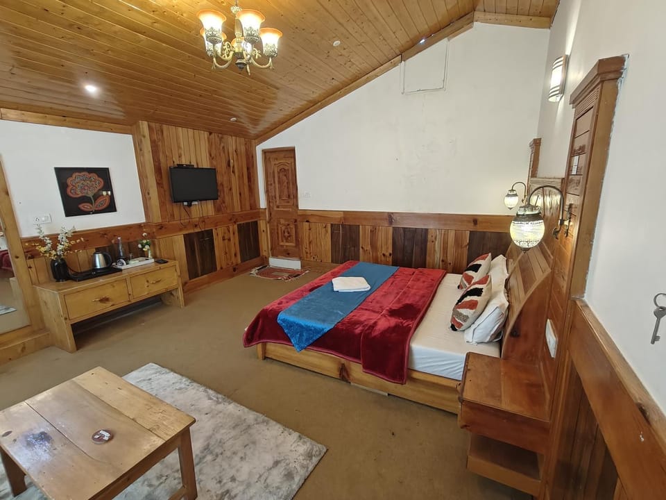 Communal lounge/ TV room, Bed, TV and multimedia, Photo of the whole room, Bedroom