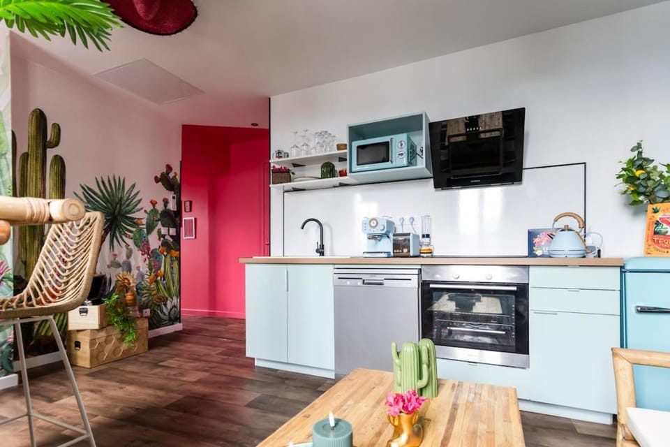La Caliente love room glamour balnéo en duo Apartment in Gujan-Mestras