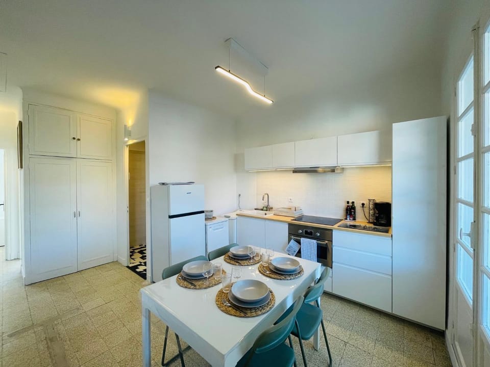 Dining area, kitchen