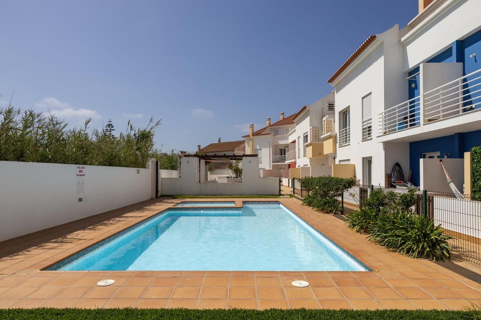 Property building, Pool view, Swimming pool, Swimming pool