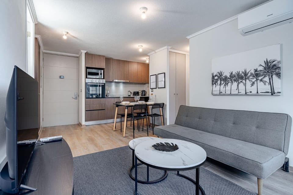 Modern & Cozy Apartment Steps from the Metro Apartment in Recoleta