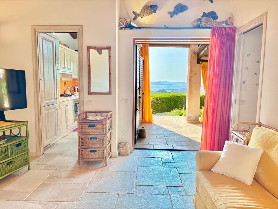 TV and multimedia, Living room, Sea view