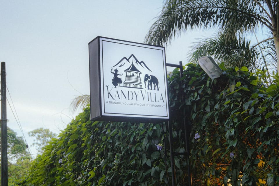 Property logo or sign, Logo/Certificate/Sign, Text overlay
