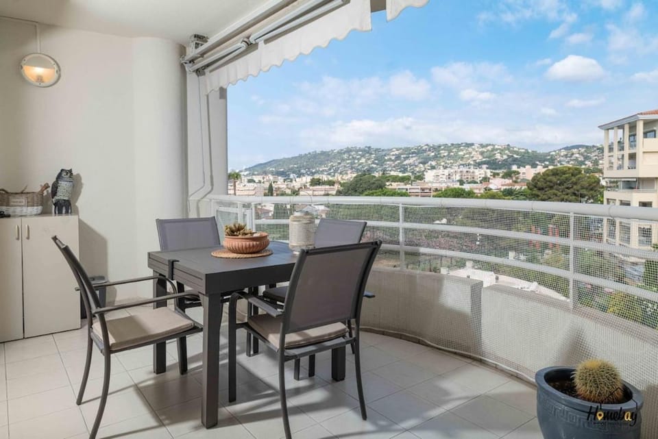 T2 Bord de mer & piscine - Vue parc Exflora Apartment in Antibes