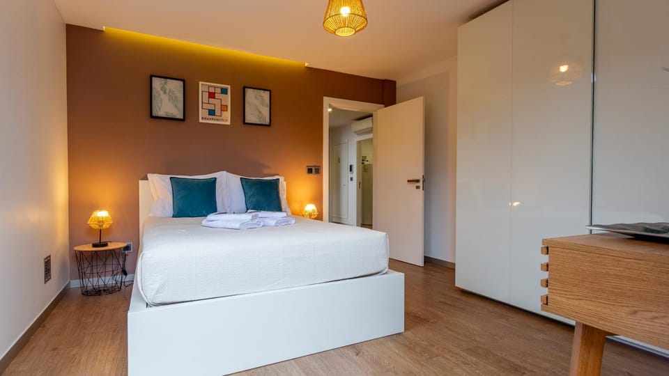 The Jolie - A Retreat in the City in an Entire House House in Funchal