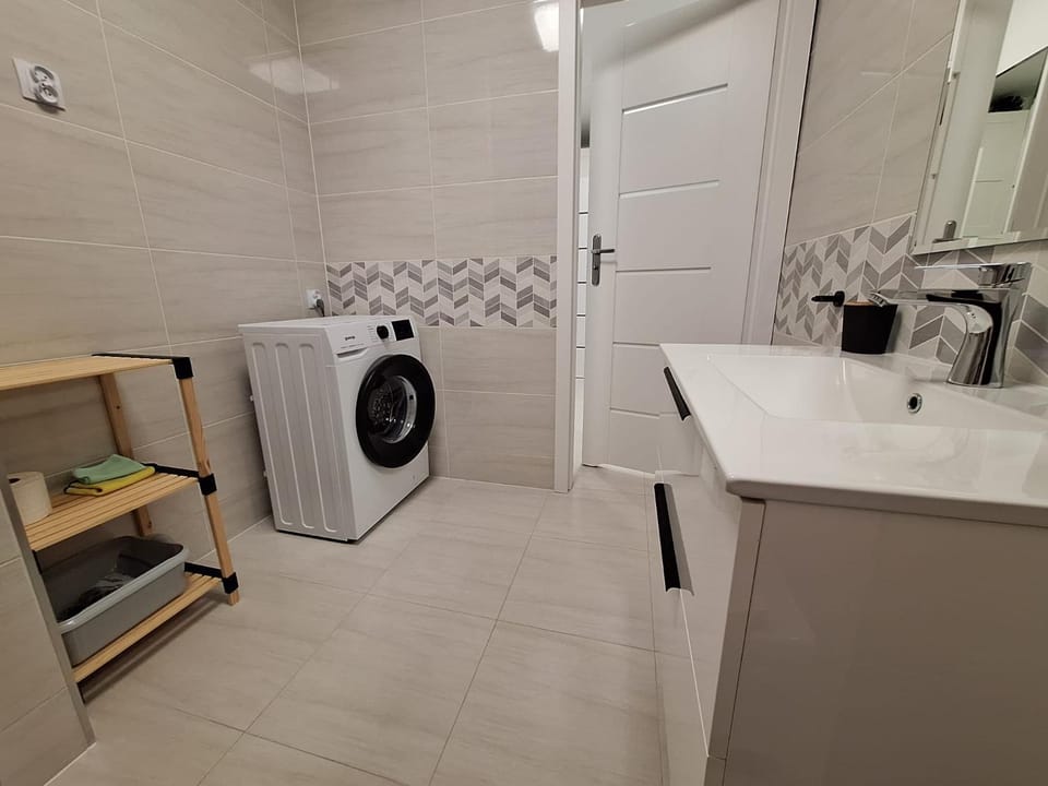Bathroom, washing machine