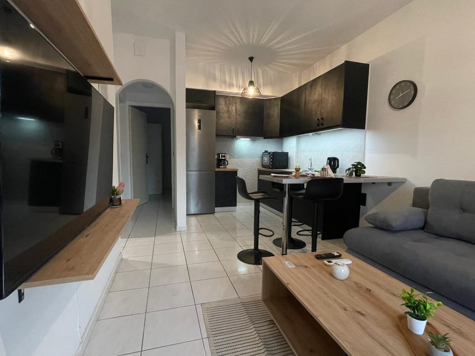 Obsidian Urban Suite , next to Heraklion Airport Apartment in Heraklion