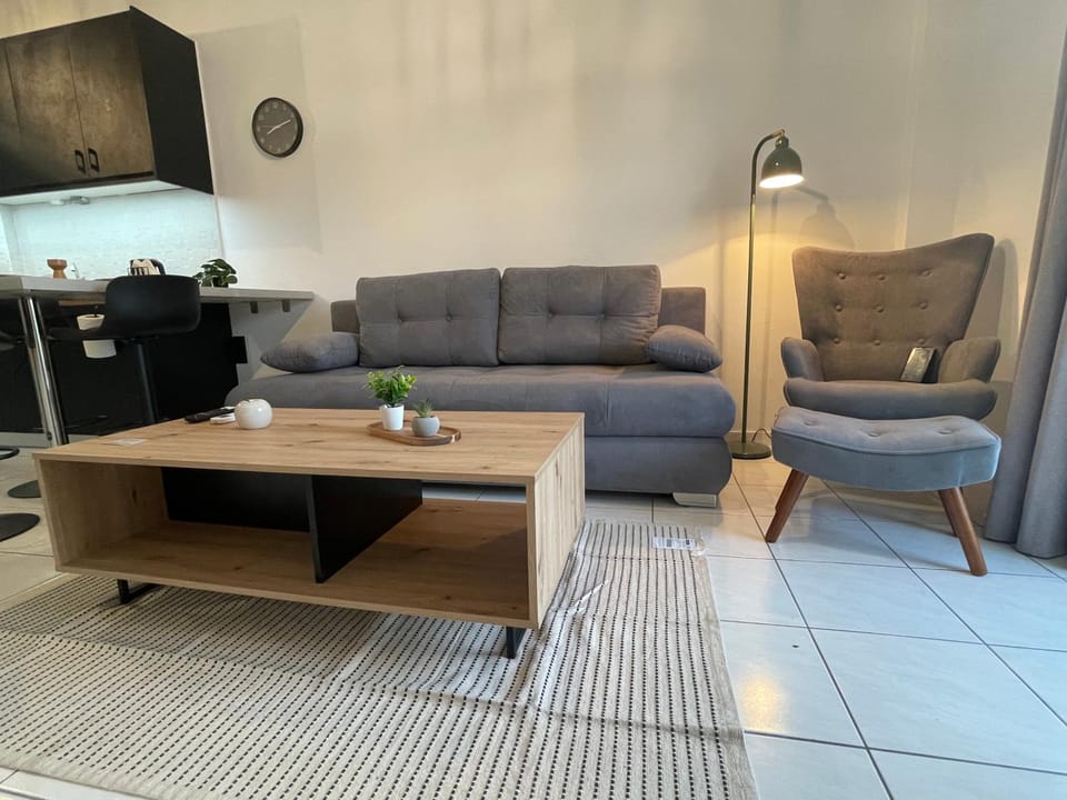 Obsidian Urban Suite , next to Heraklion Airport Apartment in Heraklion