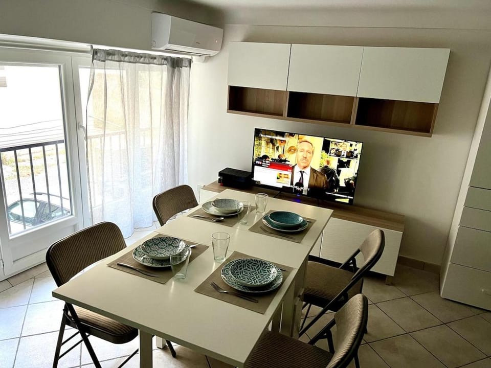 Cozy apartement near the beach with with Aircon Apartment in Nice