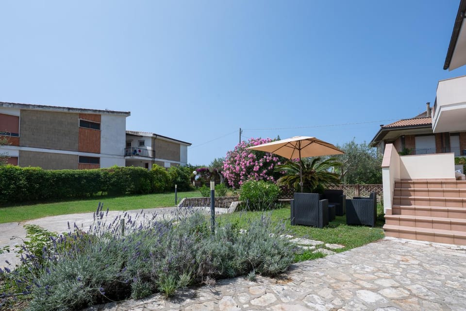 Property building, Day, Garden, Garden, Garden view
