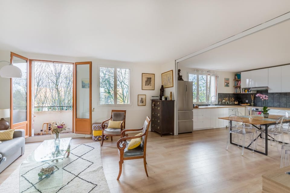 Kitchen or kitchenette, Living room, Dining area