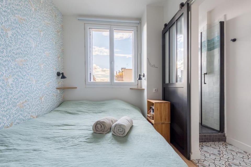 Shower, Bedroom