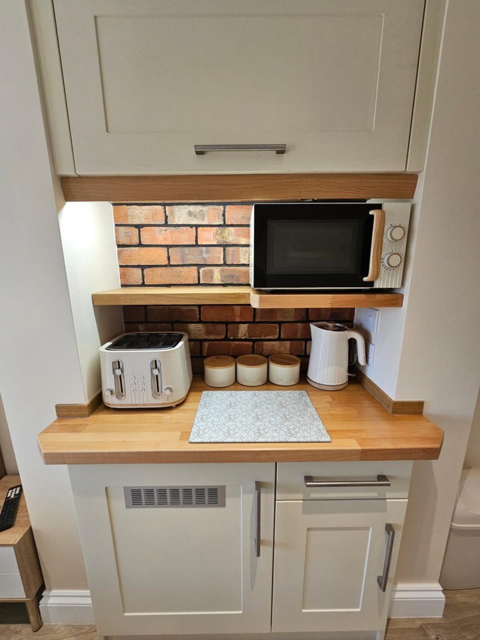 Coffee/tea facilities, Kitchen or kitchenette, toaster