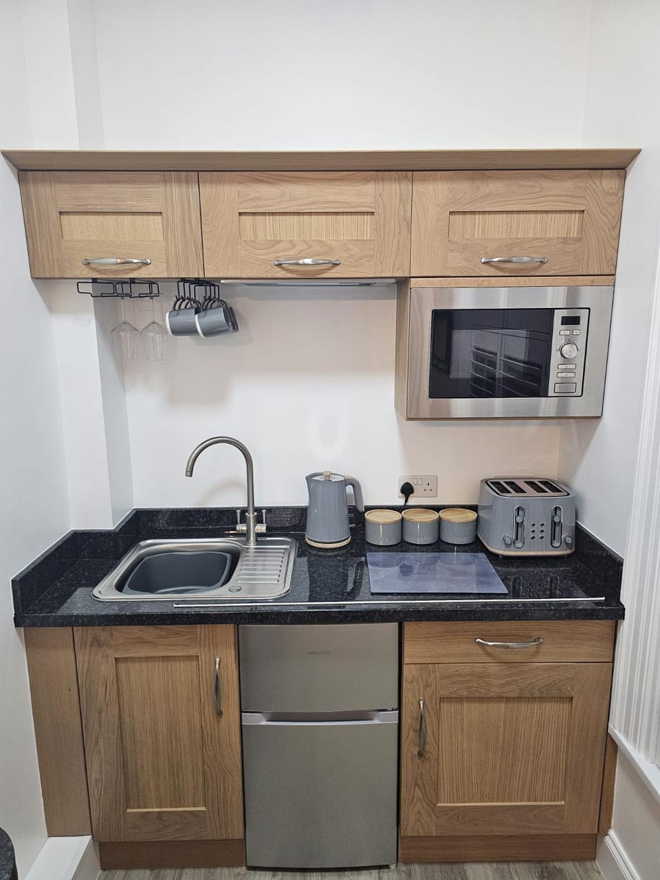 Coffee/tea facilities, Kitchen or kitchenette, toaster