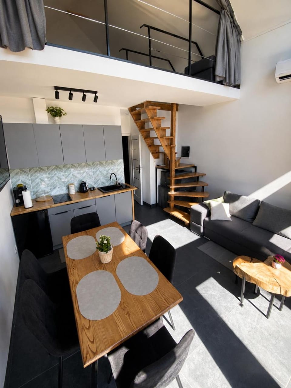 Kitchen or kitchenette, Living room, Seating area, Dining area, air conditioner