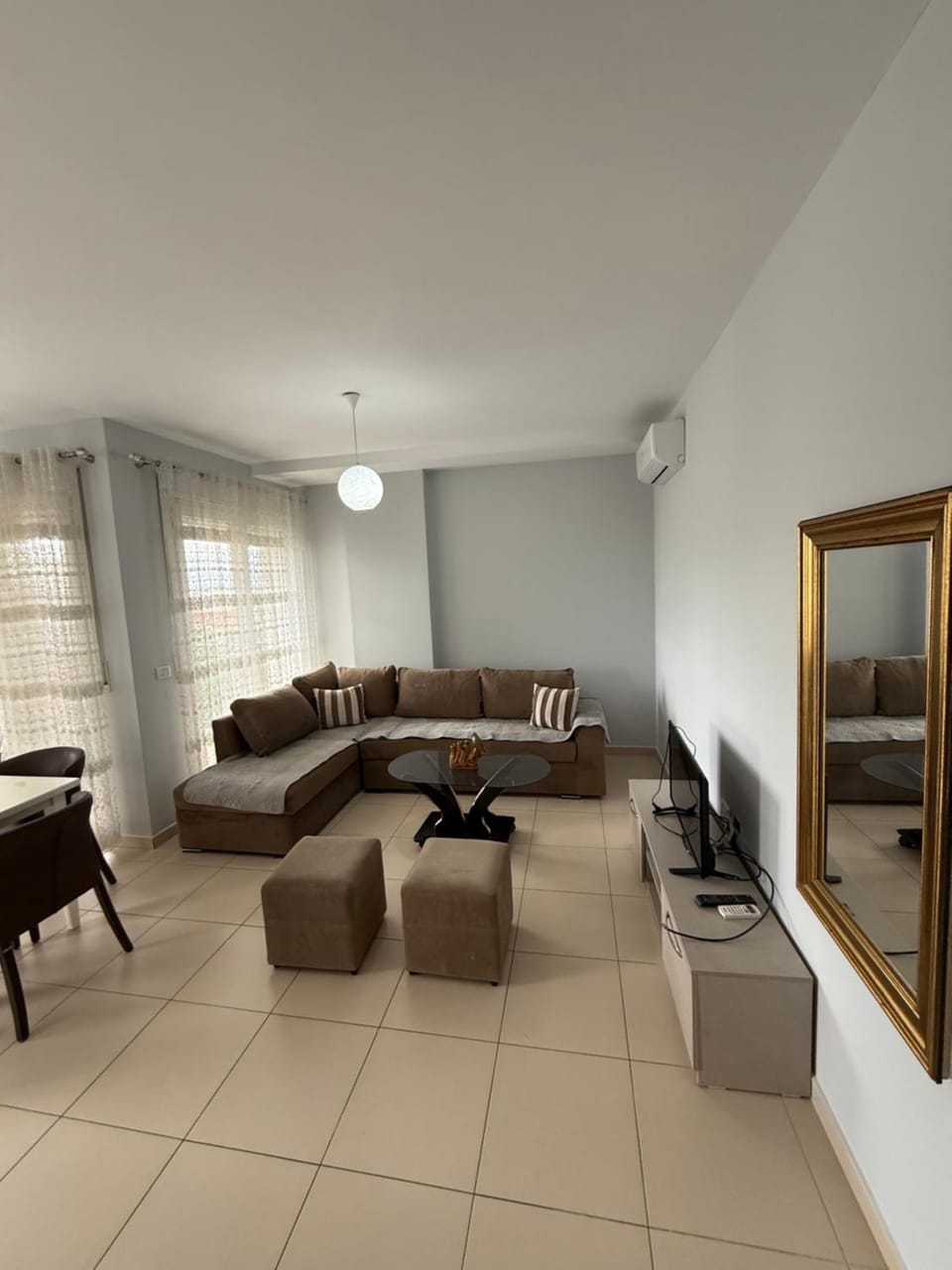 Banesa 21 Dhjetori, Tiranë Apartment in Tirana