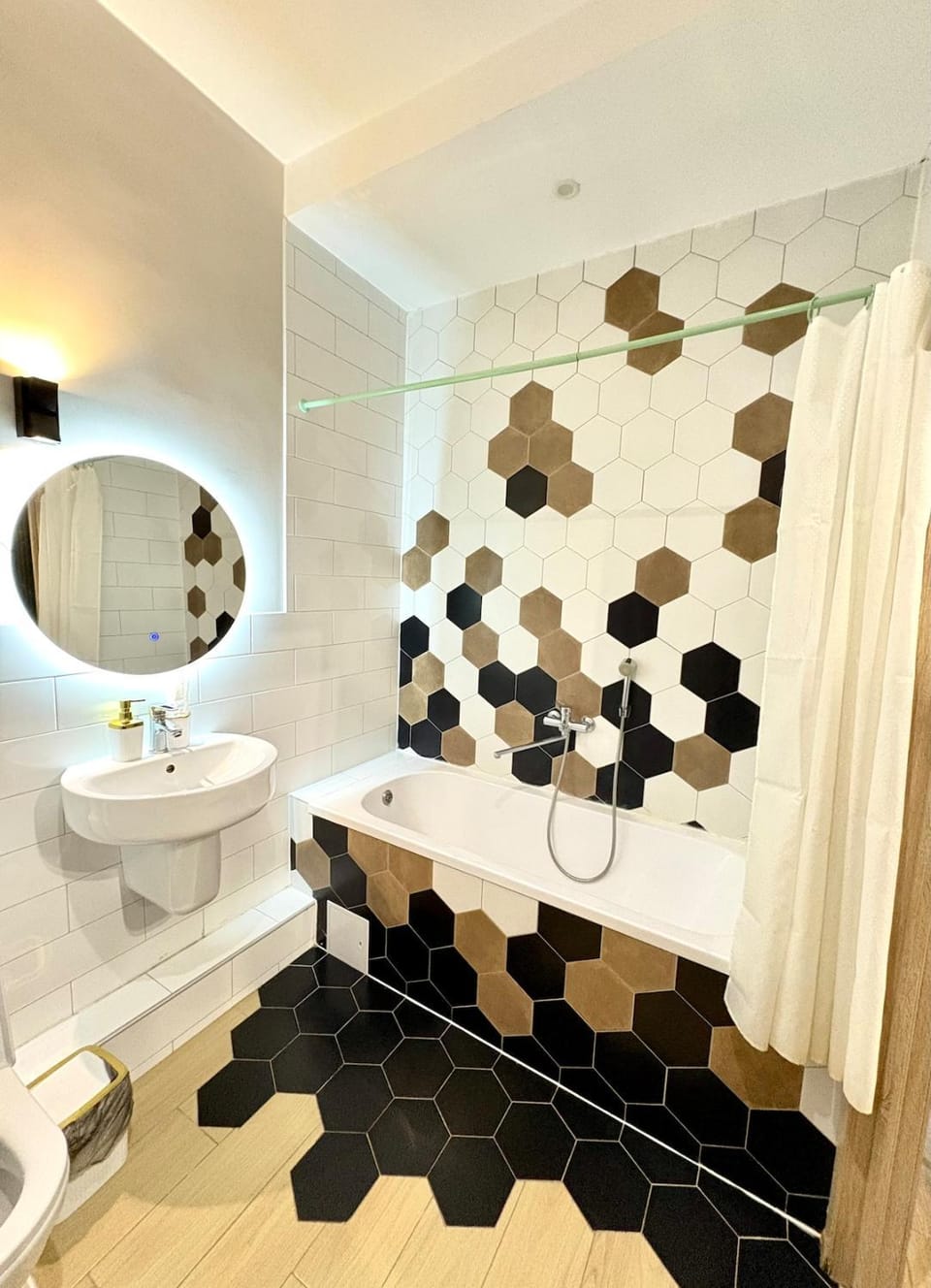 Trendy interior, in the heart of the city Apartment in Almaty