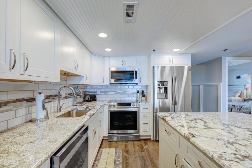Luxe Oceanfront Escape Private Balcony & Wet Bar House in Ocean City
