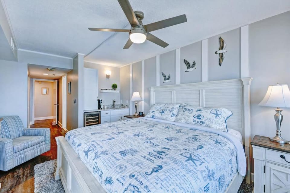 Luxe Oceanfront Escape Private Balcony & Wet Bar House in Ocean City