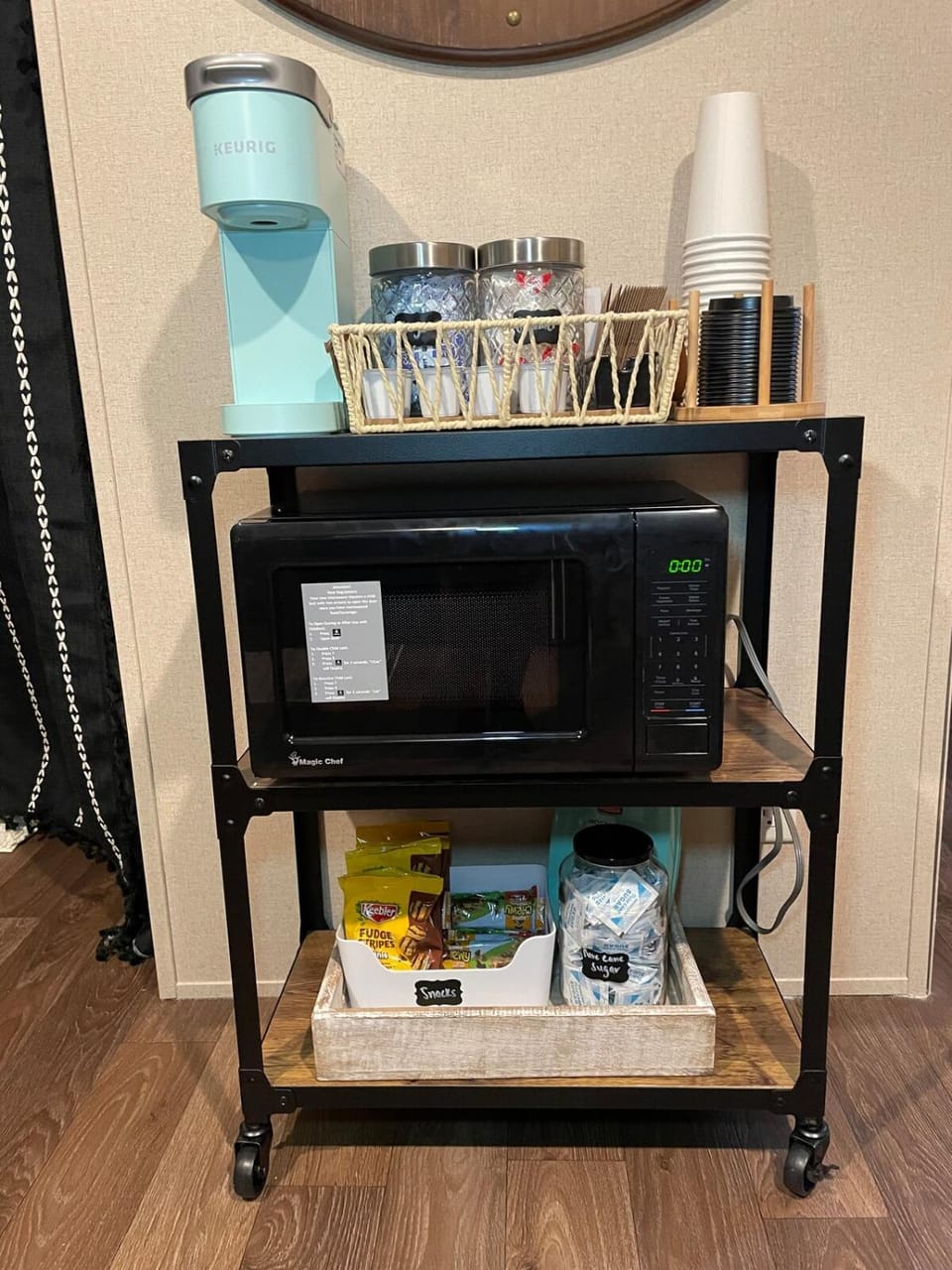 Coffee/tea facilities, microwave
