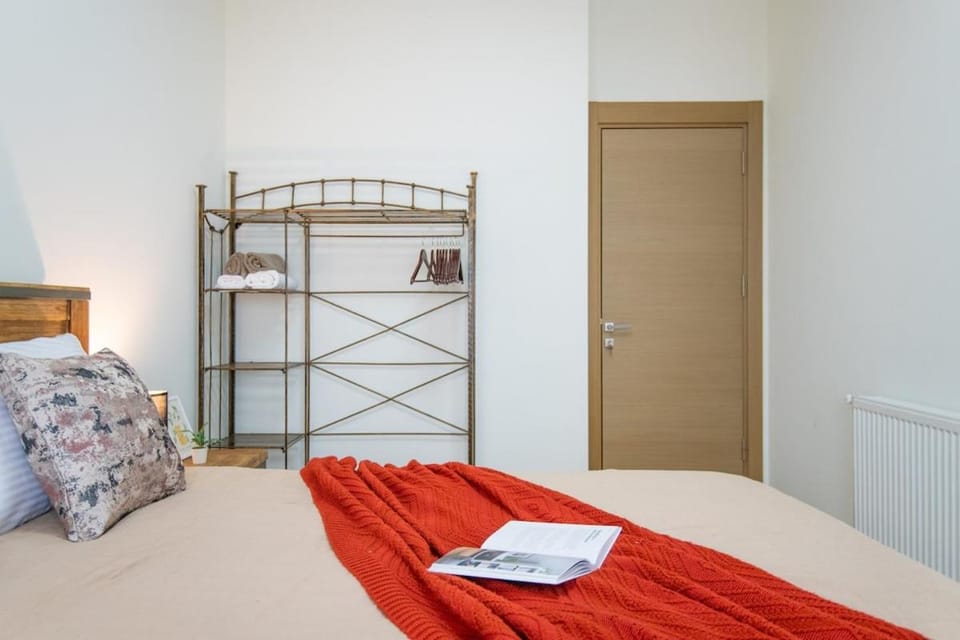 Modern 1BR Apartment in Saburtalo - Metro 5 min - Free Parking - Self Check-in Apartment in Tbilisi, Georgia