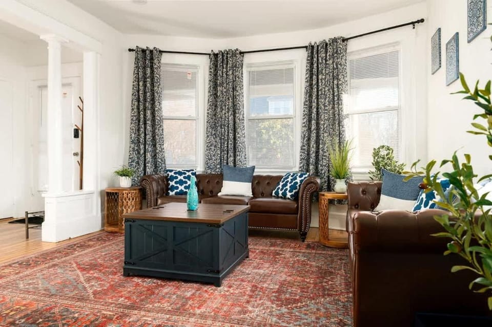 Whole House Near NYC and Transit with Game Room Fire Pit and King Bed House in New Rochelle