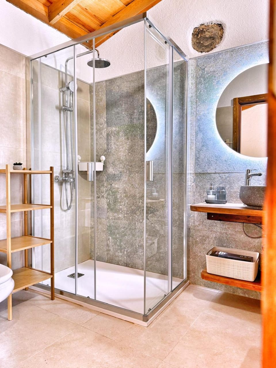 Shower, Toilet, Bathroom, towels