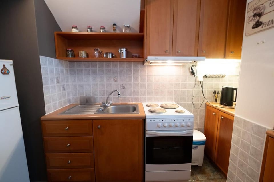 minibar, oven, stove