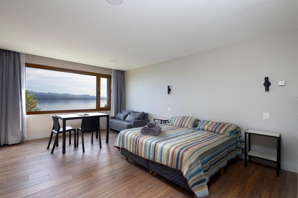 Bed, Natural landscape, Living room, Photo of the whole room, Bedroom, River view