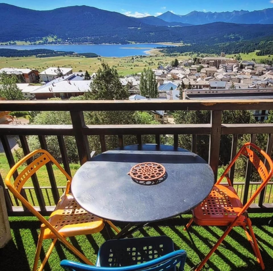 View (from property/room), City view, Lake view, Mountain view