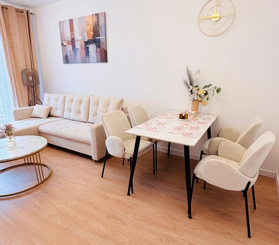 Lotus Apartments Impero separate kitchen two rooms parking balcony Apartment in Masovian Voivodeship