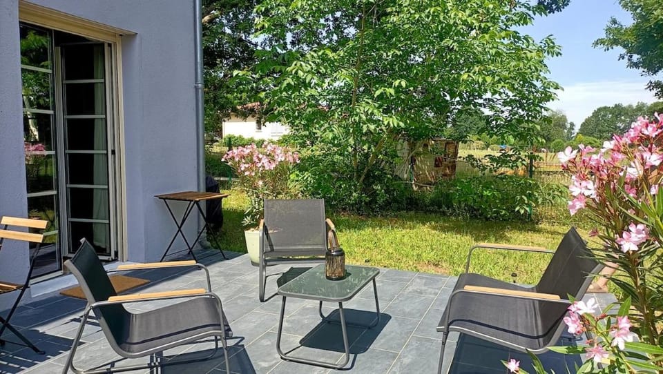 Patio, Spring, Garden, Living room, Dining area, Garden view