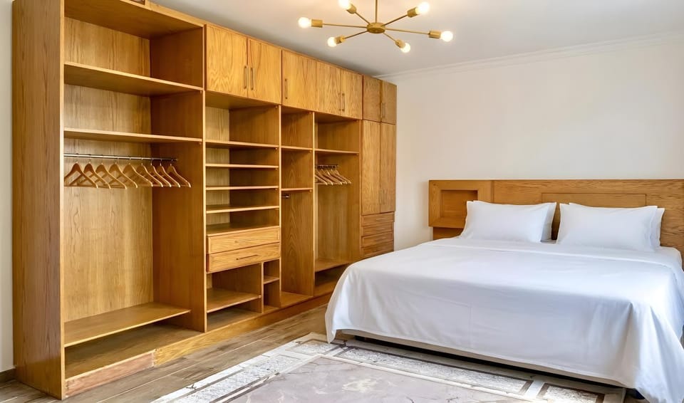 Bed, Library, Photo of the whole room, Bedroom, wardrobe