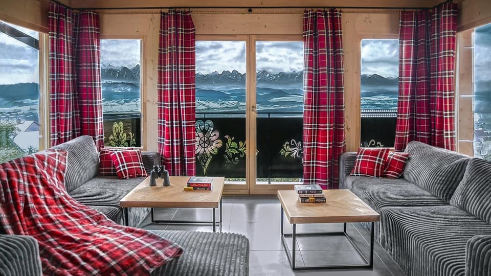 Living room, Mountain view