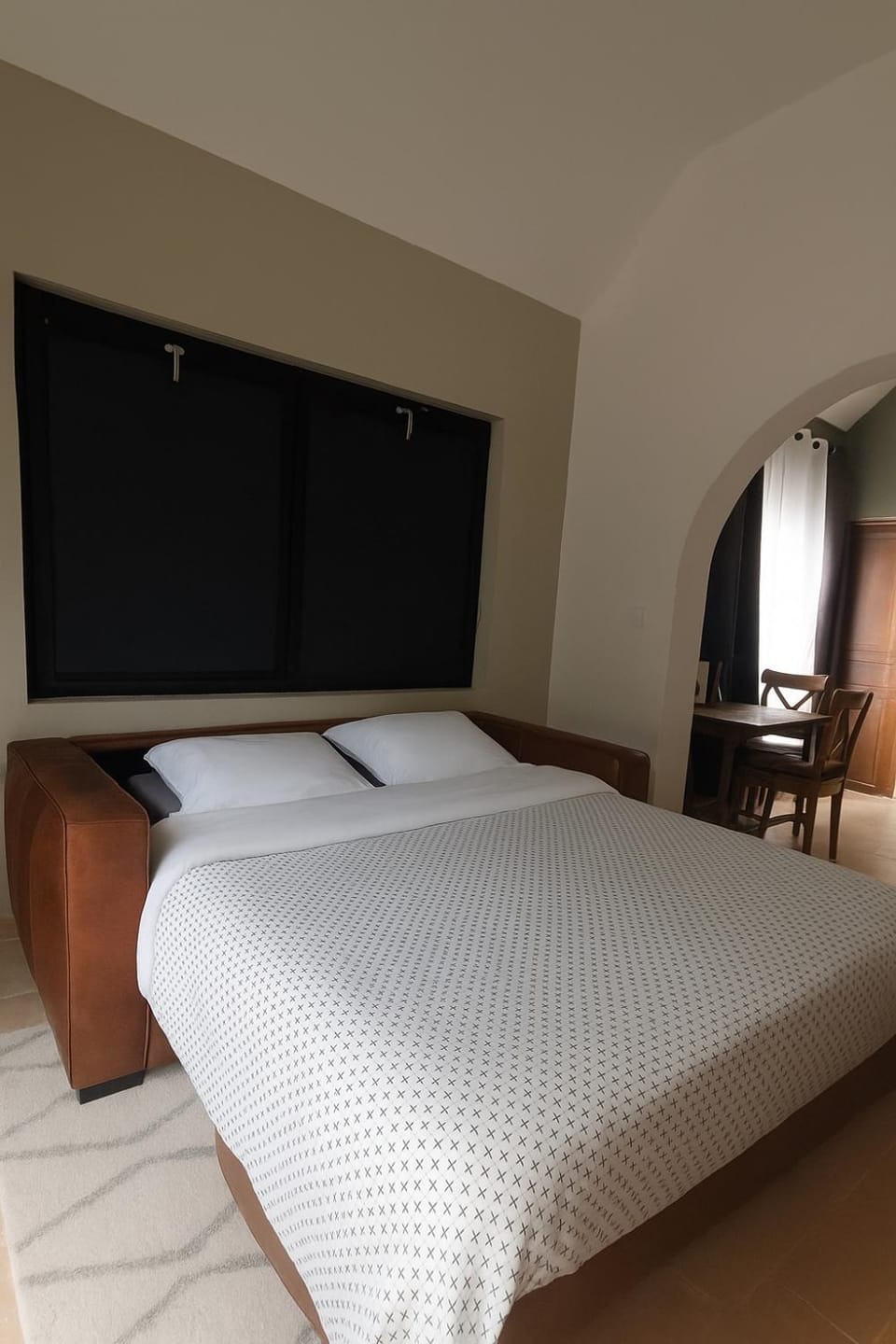 Bed, Living room