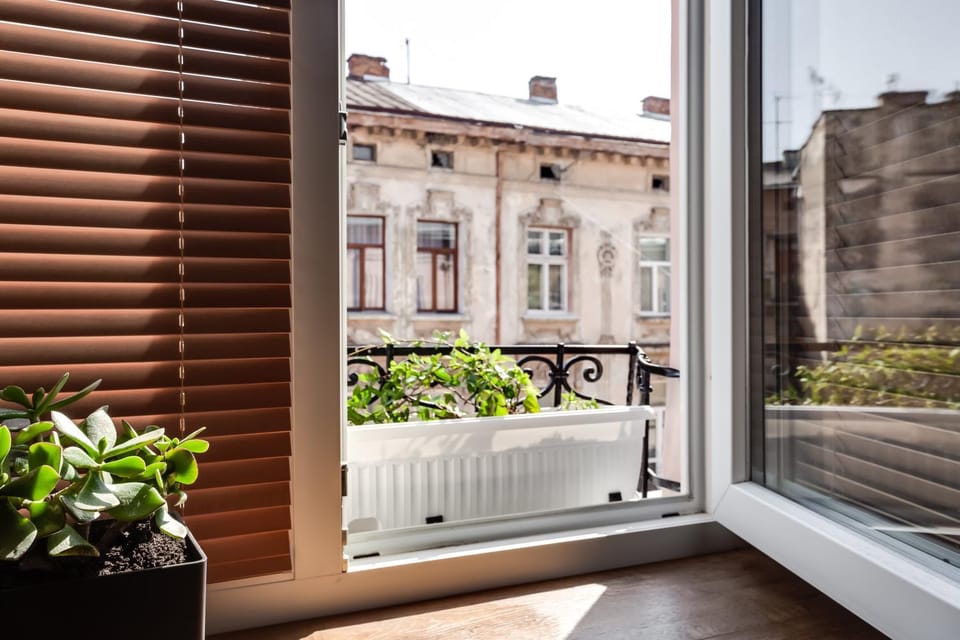 Property building, View (from property/room)
