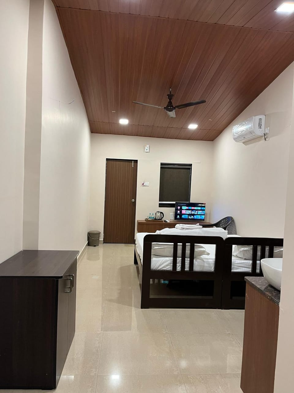 TV and multimedia, air conditioner