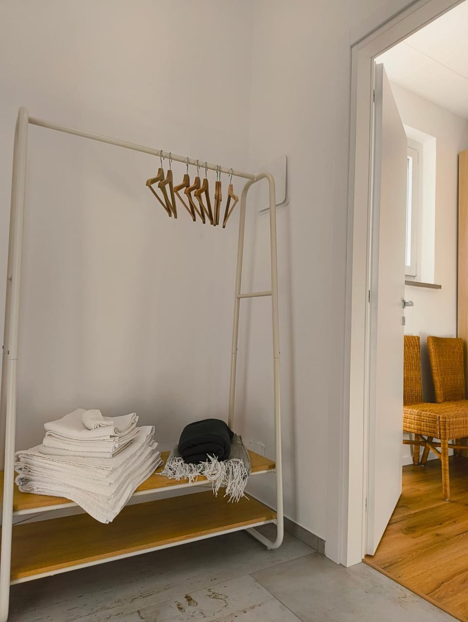 towels, wardrobe