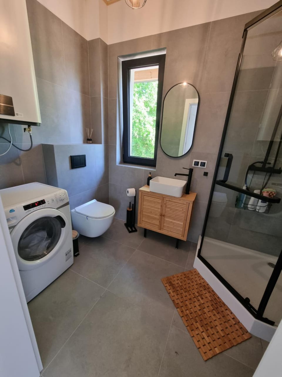 Shower, Toilet, Bathroom, washing machine, dryer