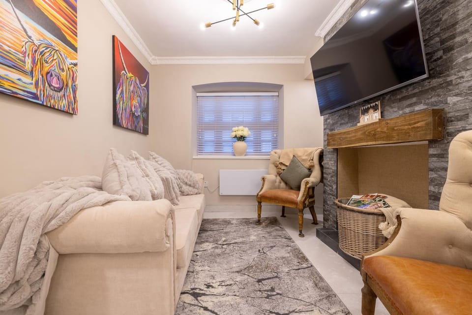 TV and multimedia, Living room, Seating area