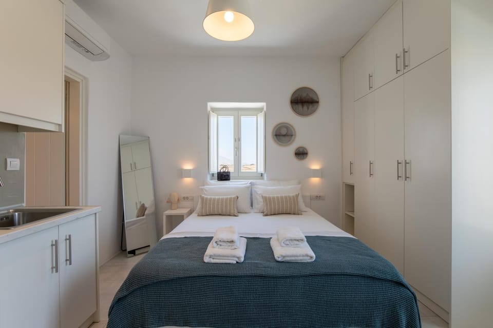 Bed, Photo of the whole room, Bedroom, towels, wardrobe