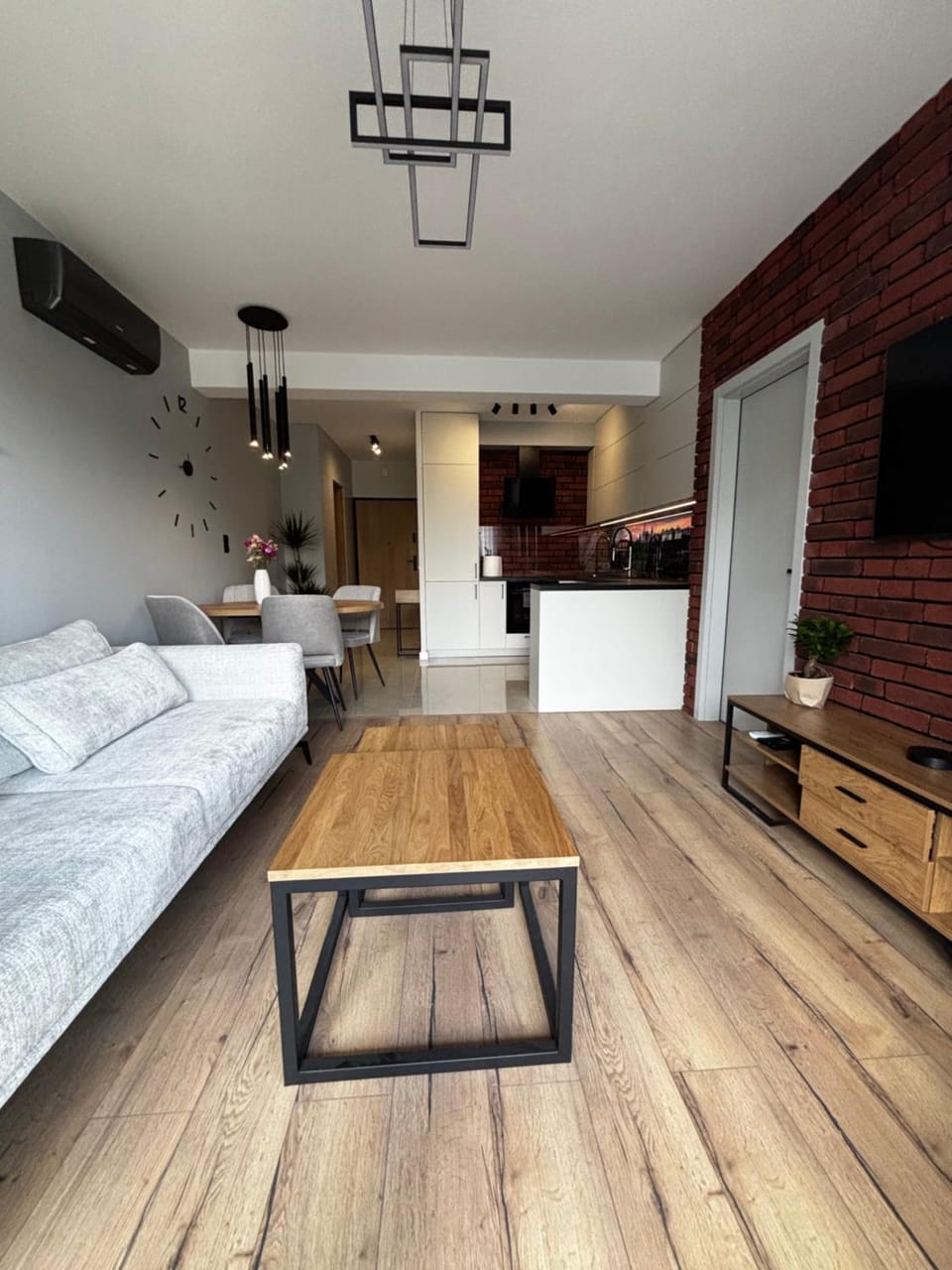 TV and multimedia, Kitchen or kitchenette, Living room, Dining area