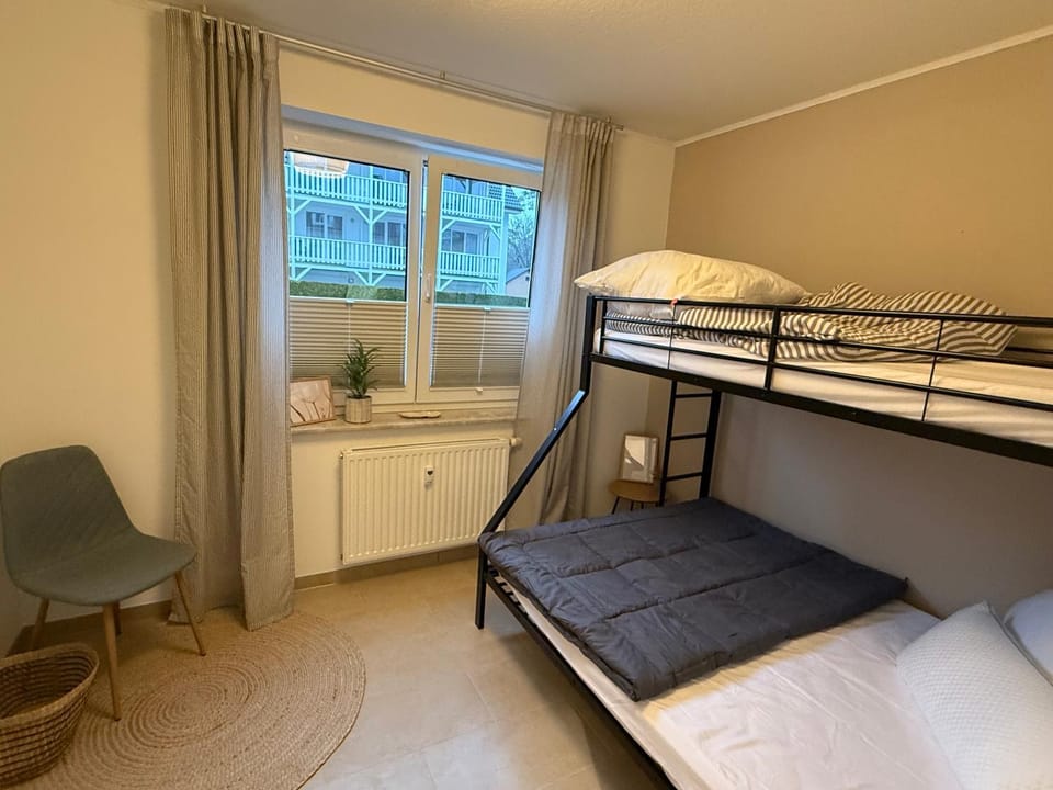 Bed, Bedroom, bunk bed