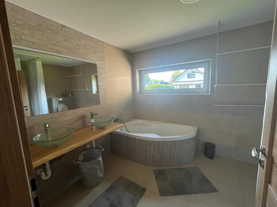Bathroom, Bath
