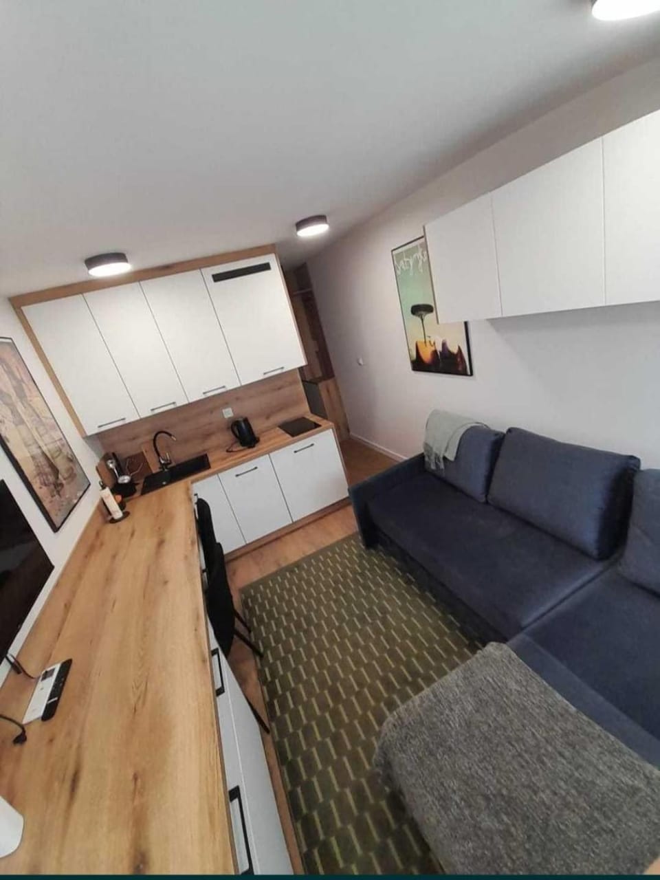 TV and multimedia, Kitchen or kitchenette, Living room, Photo of the whole room, Seating area