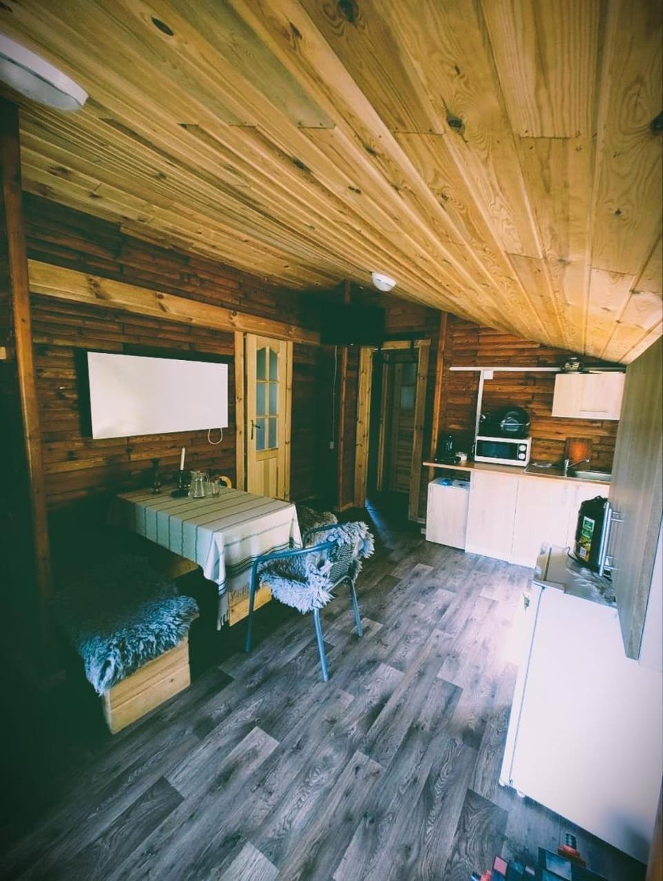 Kitchen or kitchenette, Living room