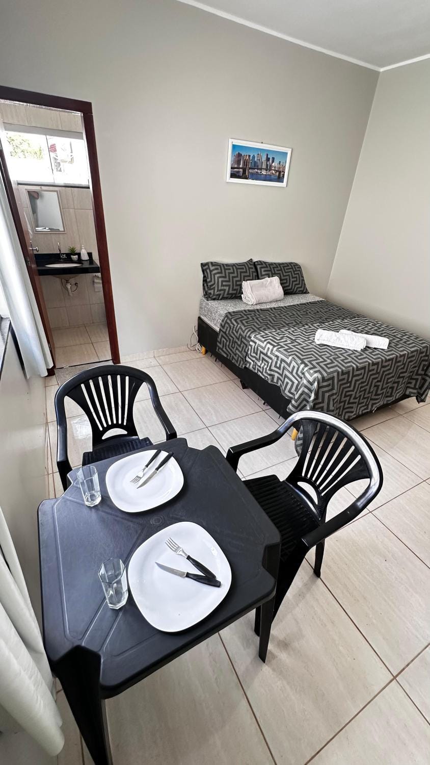 Suíte privativa no centro da capital em casa compartilhada Vacation rental in Palmas