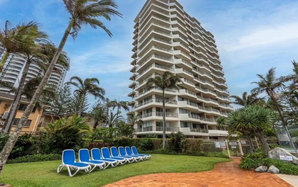 BnbHub Beachside Apartments Apartment in Surfers Paradise